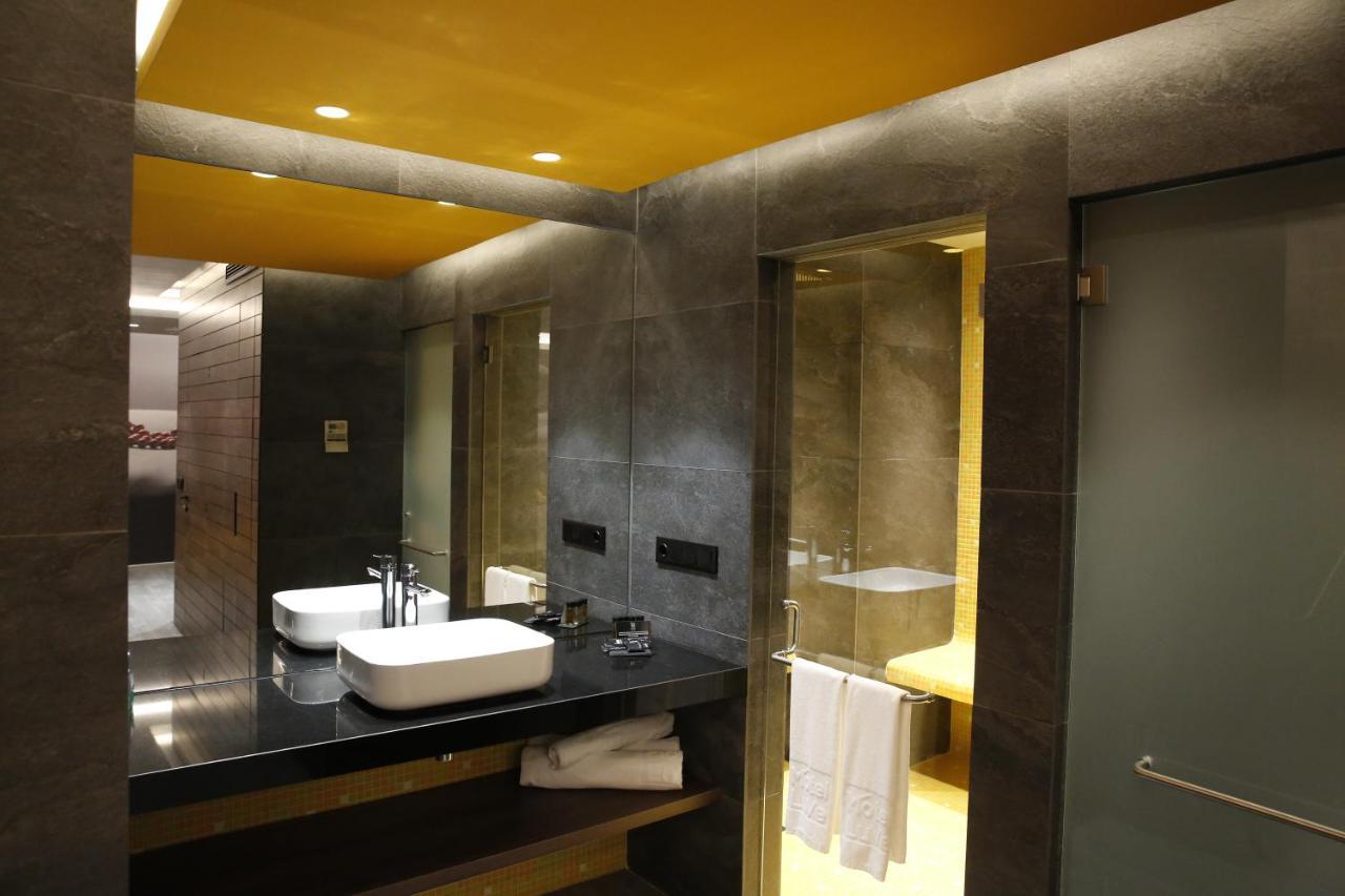 Hotel Luve ซาน อันโตนิโอ เด บานาเกแบร์ ภายนอก รูปภาพ